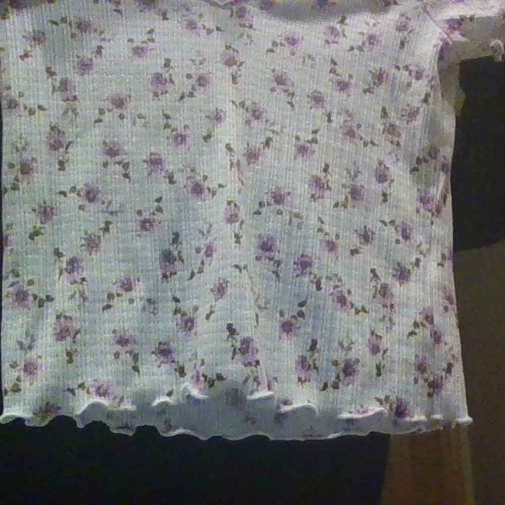 Cropped T-Shirt - Picture 2 of 3